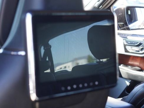 Used 2020 Lincoln Navigator L Reserve w/ Luxury Package RWD image 15