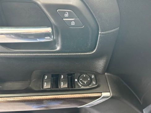 Used 2019 Chevrolet Silverado 1500 LT Trail Boss AWD/4WD image 16