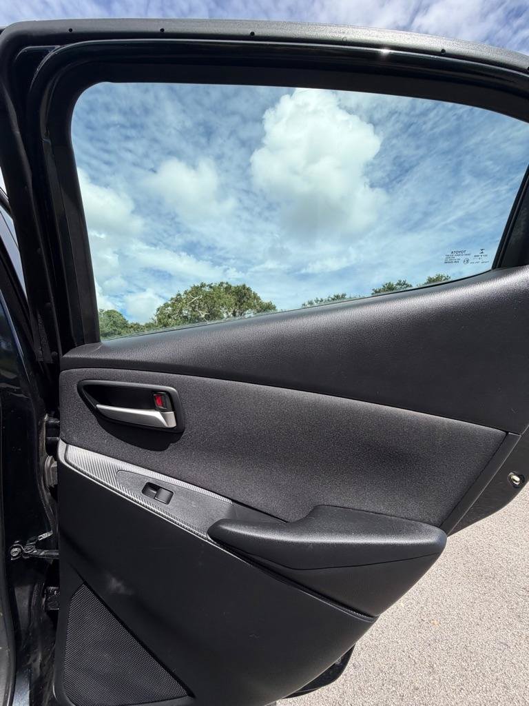 Used 2019 Toyota Yaris LE FWD image 15