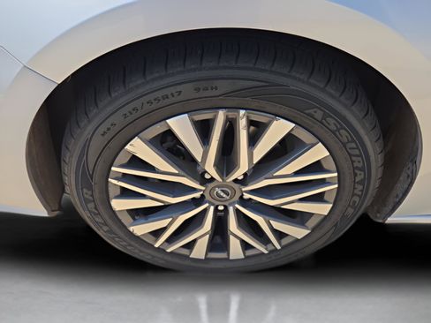 Used 2024 Nissan Altima 2.5 SV image 32