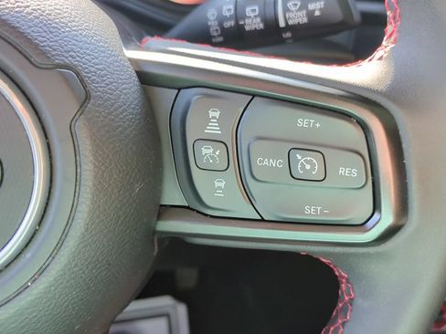 Used 2025 Jeep Wrangler Unlimited Rubicon AWD/4WD image 21