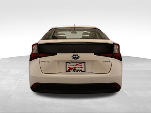 Used 2022 Toyota Prius LE FWD image 3