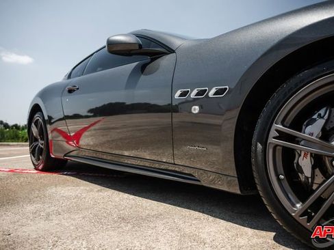 Used 2017 Maserati GranTurismo Sport image 27