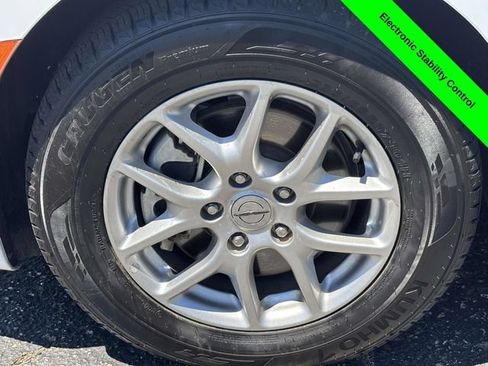 Used 2023 Chrysler Pacifica Touring-L FWD image 34