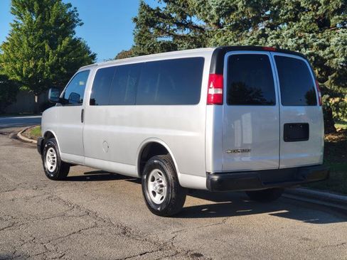 Used 2019 Chevrolet Express 2500 LS w/ Driver Convenience Package RWD image 2