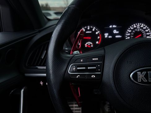 Used 2018 Kia Stinger GT image 31