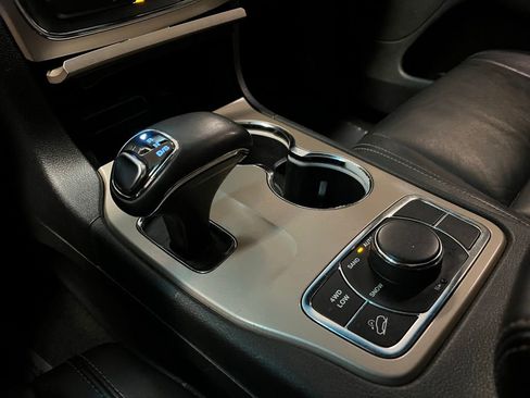 Used 2015 Jeep Grand Cherokee Limited AWD/4WD image 11