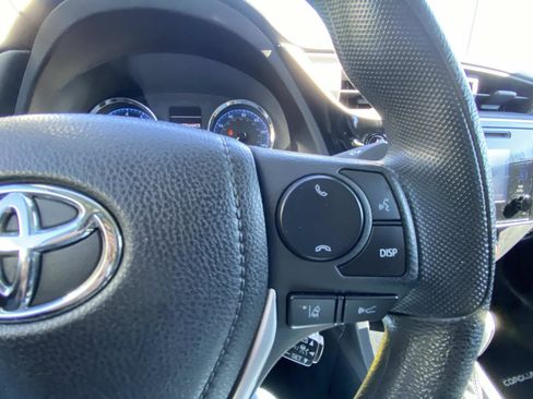 Used 2019 Toyota Corolla L image 42