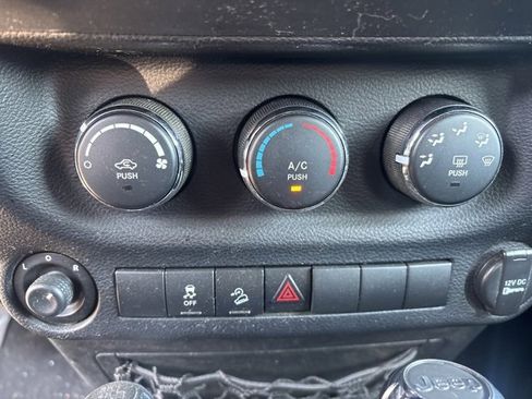 Used 2011 Jeep Wrangler Unlimited Sport image 13