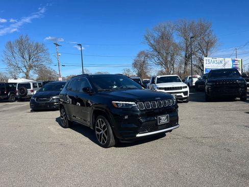 Used 2024 Jeep Compass Limited w/ Elite Group image 8