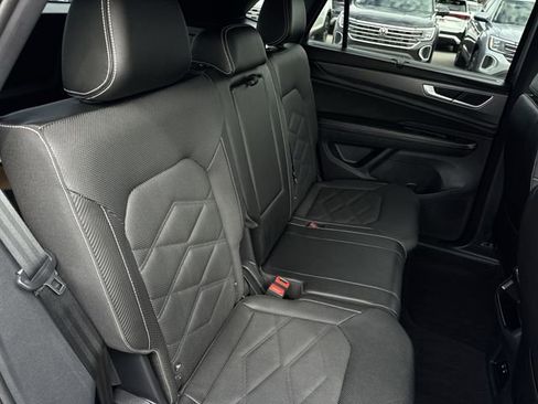 Certified 2024 Volkswagen Atlas Cross Sport SE w/ Black Wheel Package AWD/4WD image 25