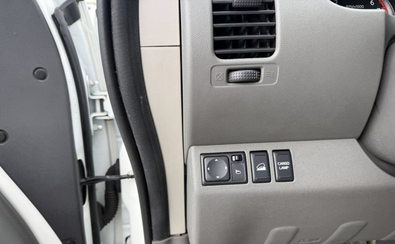 Used 2018 Nissan Frontier SV AWD/4WD image 17