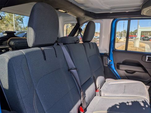 Used 2024 Jeep Wrangler Unlimited Sahara image 31