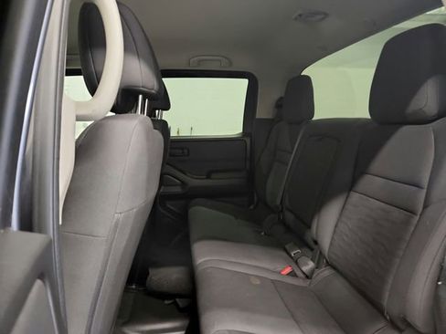 Used 2022 Nissan Frontier S image 25