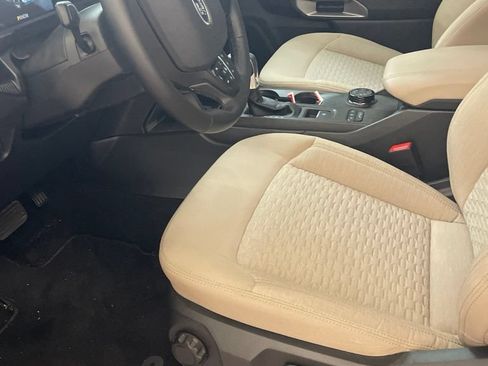 Used 2025 Ford Ranger XLT w/ FX4 Off-Road Package AWD/4WD image 9