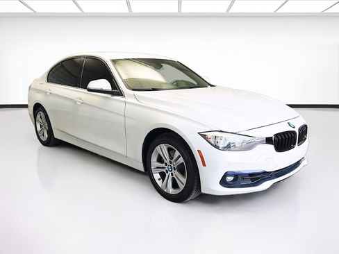 Used 2017 BMW 330i Sedan image 3