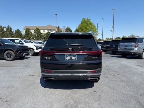 Used 2025 Buick Enclave Preferred FWD image 4