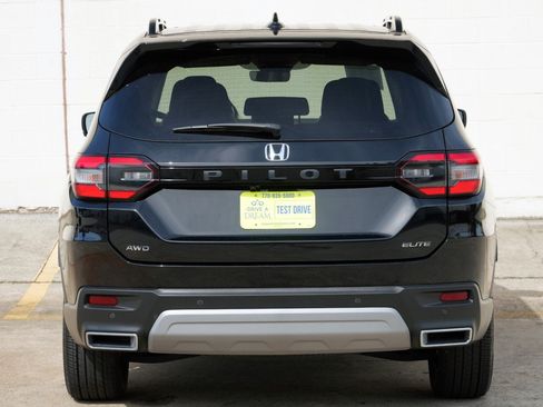 Used 2023 Honda Pilot Elite image 55
