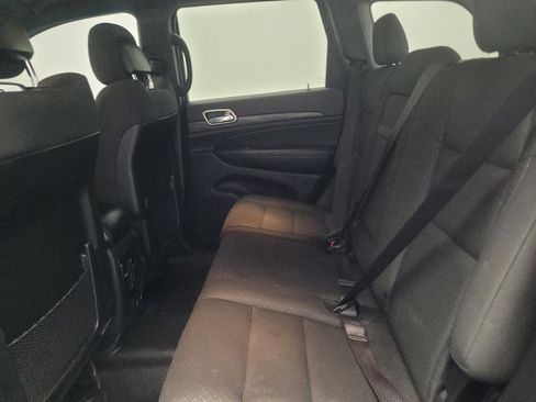 Used 2019 Jeep Grand Cherokee Laredo w/ Security & Convenience Group RWD image 18