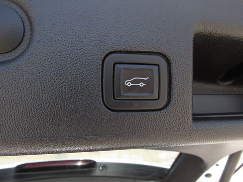 Used 2024 Chevrolet Equinox LT AWD/4WD image 13