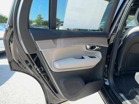 New 2026 Volvo XC90 B5 Core image 15