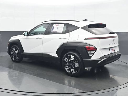 Used 2025 Hyundai Kona SEL FWD image 4