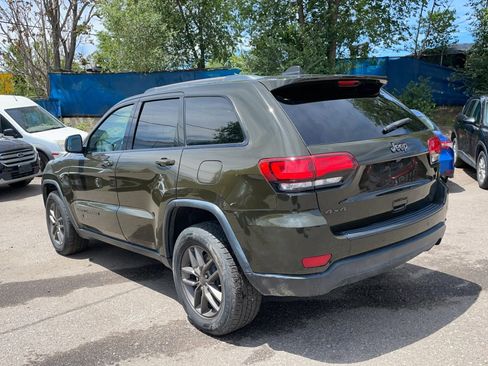 Used 2016 Jeep Grand Cherokee Laredo 75th Anniversary AWD/4WD image 4