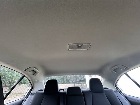 Used 2021 Toyota Corolla LE FWD image 38