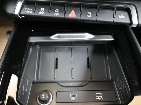 New 2026 Audi Q3 quattro 2.0T AWD/4WD image 33