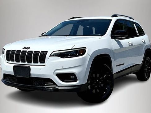 Used 2023 Jeep Cherokee Altitude Lux image 2