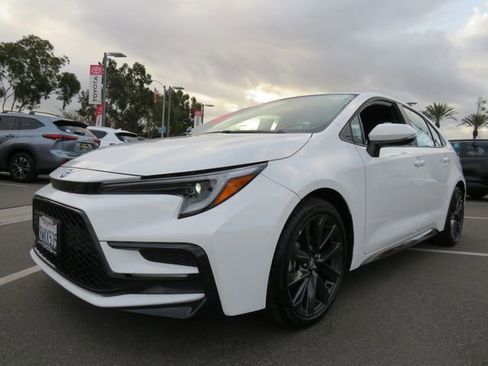 Certified 2026 Toyota Corolla SE image 3