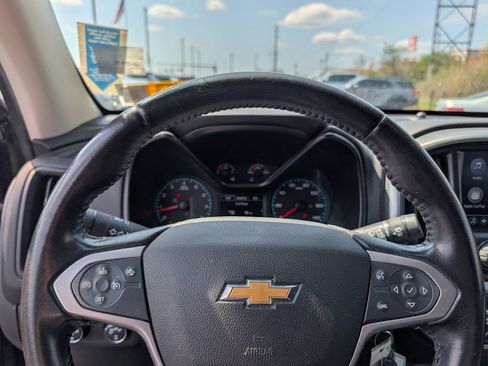 Used 2022 Chevrolet Colorado LT w/ LPO, Tonneau and Step Package AWD/4WD image 11