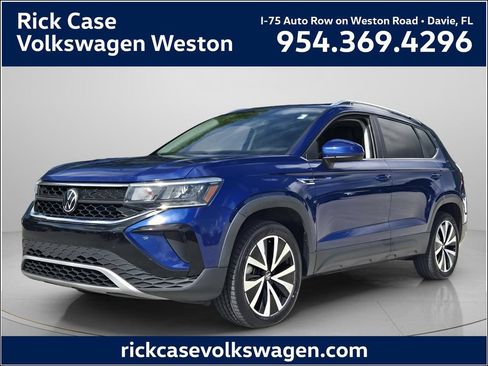 Certified 2023 Volkswagen Taos SE w/ Panoramic Sunroof Package FWD image 1
