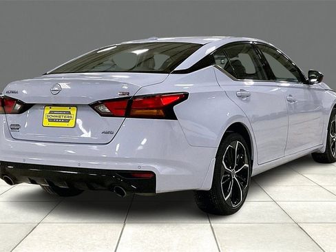 Used 2025 Nissan Altima 2.5 SR image 12