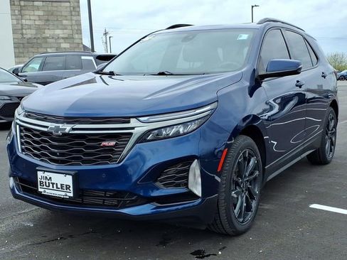 Used 2022 Chevrolet Equinox RS w/ RS Leather Package image 2
