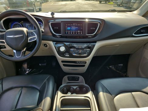 Used 2021 Chrysler Voyager Lxi FWD image 9