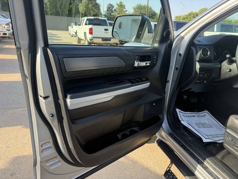 Used 2021 Toyota Tundra Platinum AWD/4WD image 8