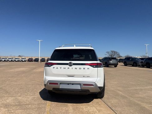 Certified 2025 Nissan Pathfinder SL image 22
