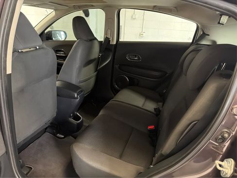 Used 2021 Honda HR-V EX image 10
