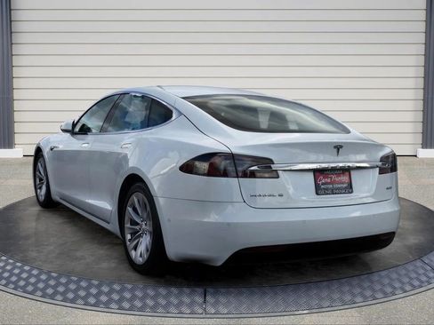 Used 2016 Tesla Model S AWD image 5
