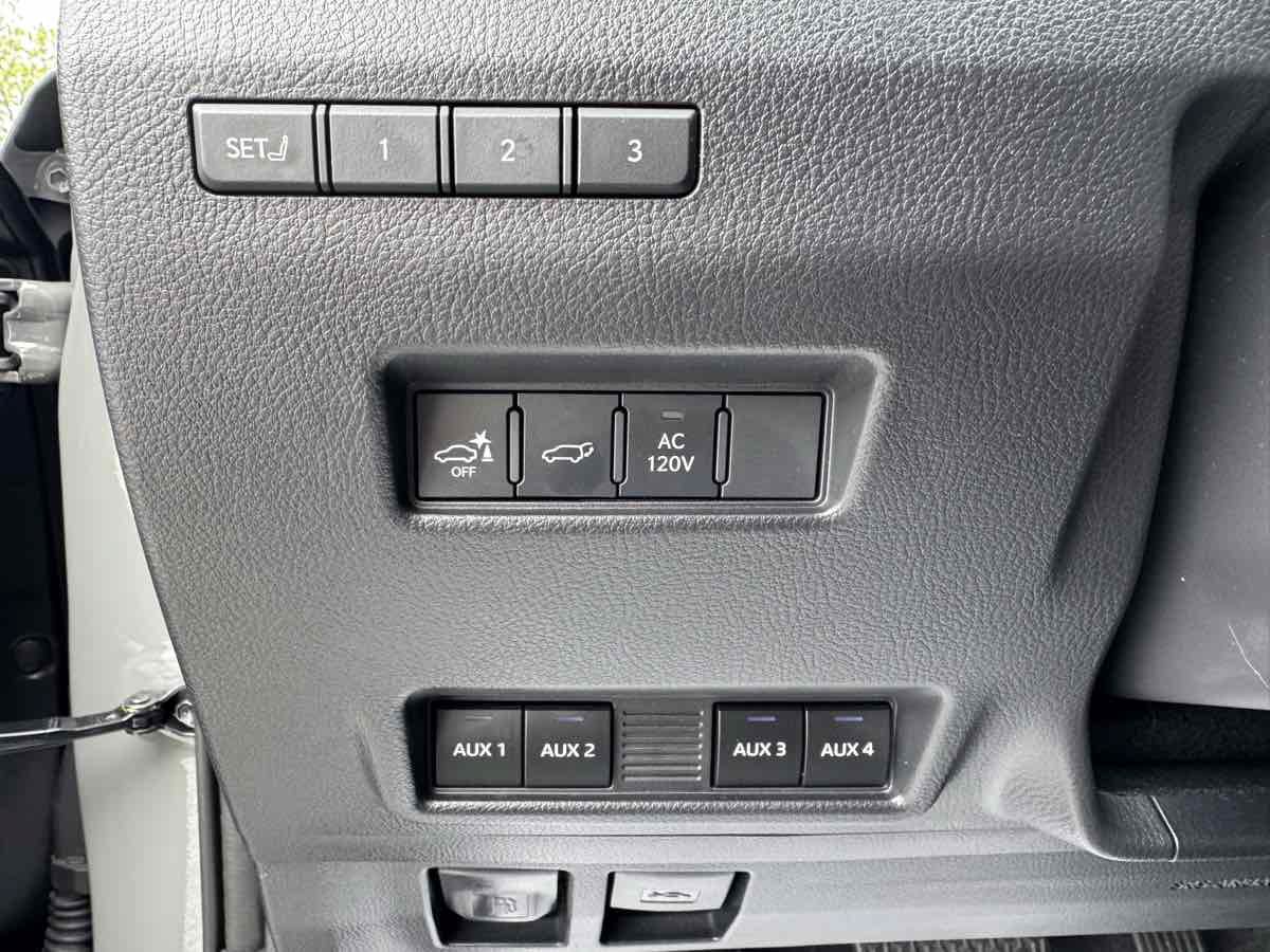 Used 2025 Lexus GX 550 AWD/4WD image 17