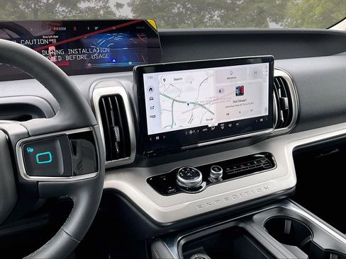 New 2025 Ford Expedition Max Active image 7