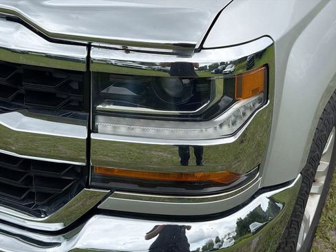 Used 2018 Chevrolet Silverado 1500 LT w/ All Star Edition RWD image 9