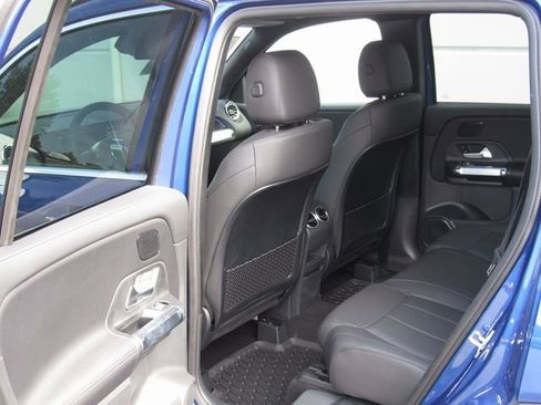 Used 2025 Mercedes-Benz GLB 250 4MATIC image 15