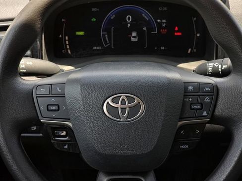 Used 2025 Toyota Camry LE FWD image 18