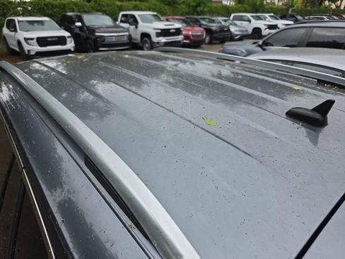 Used 2022 Volkswagen Tiguan SE image 15