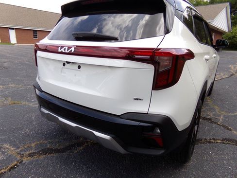 Used 2025 Kia Seltos S AWD/4WD image 7