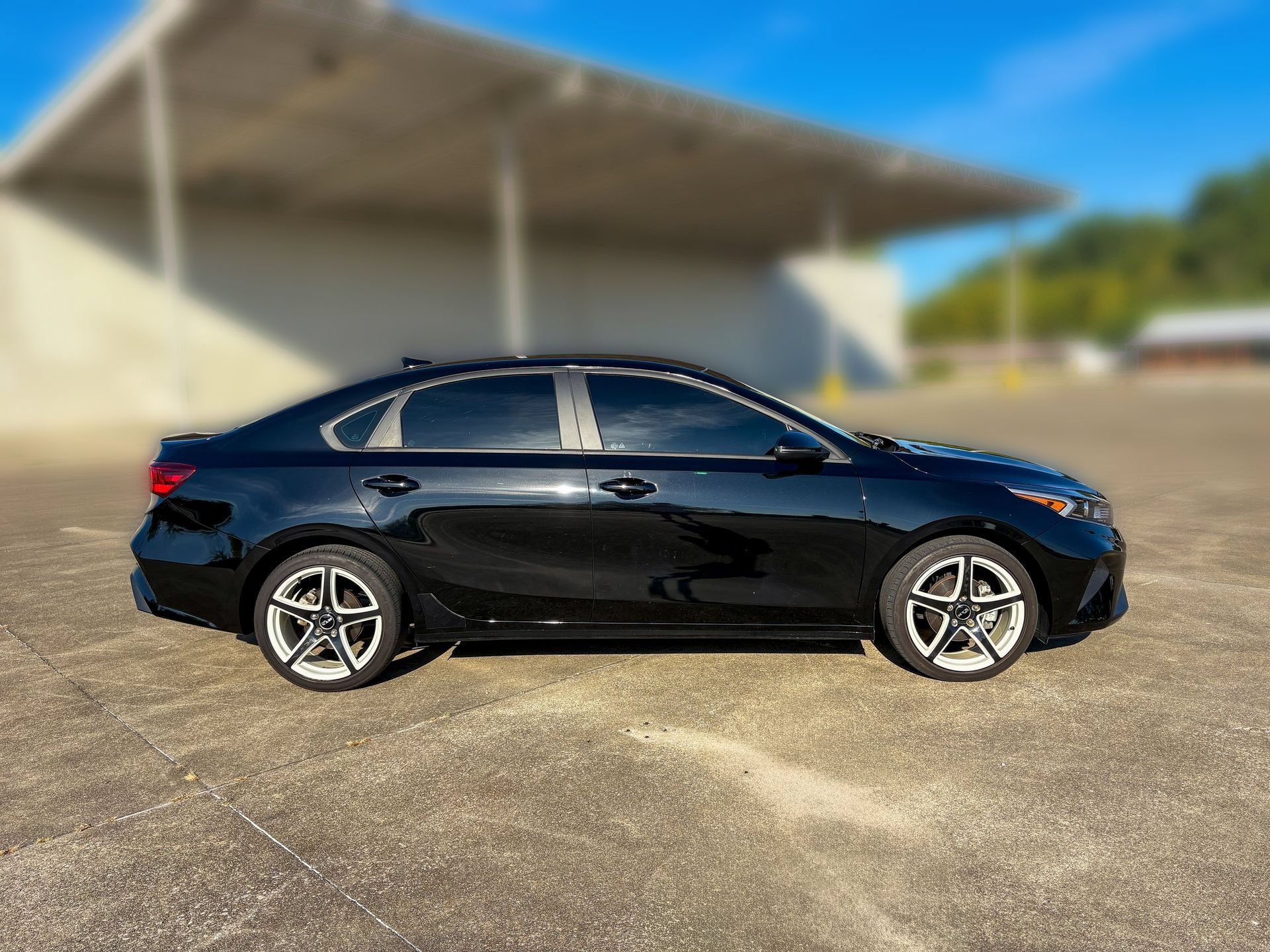 Used 2024 Kia Forte LXS w/ LXS Technology Package FWD image 9