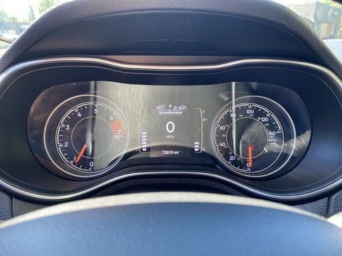 Used 2020 Jeep Cherokee Latitude w/ Cold Weather Group AWD/4WD image 27