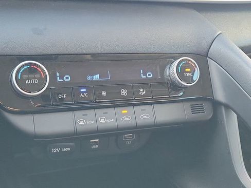 Used 2022 Hyundai Elantra SEL image 30